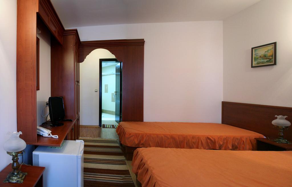 Alexandrov's Houses 3*