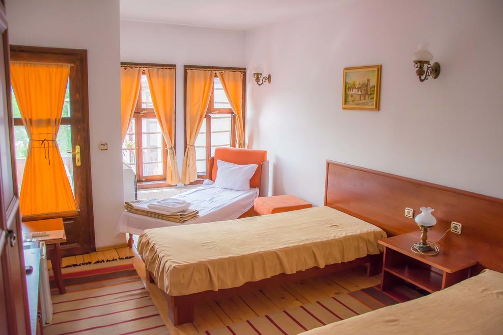 Alexandrov's Houses 3*